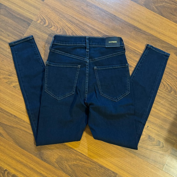 Express Jeans 00S - Picture 2 of 4